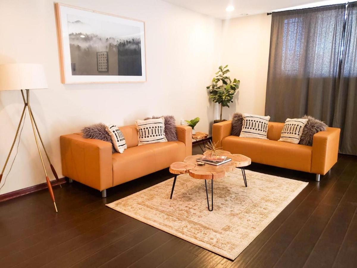 2Br Airy & Tidy Apt With Free Covered Parking - Central Modern 시카고 외부 사진