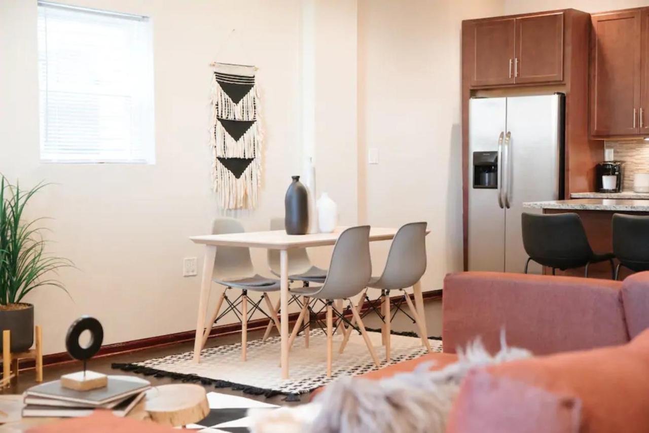2Br Airy & Tidy Apt With Free Covered Parking - Central Modern 시카고 외부 사진