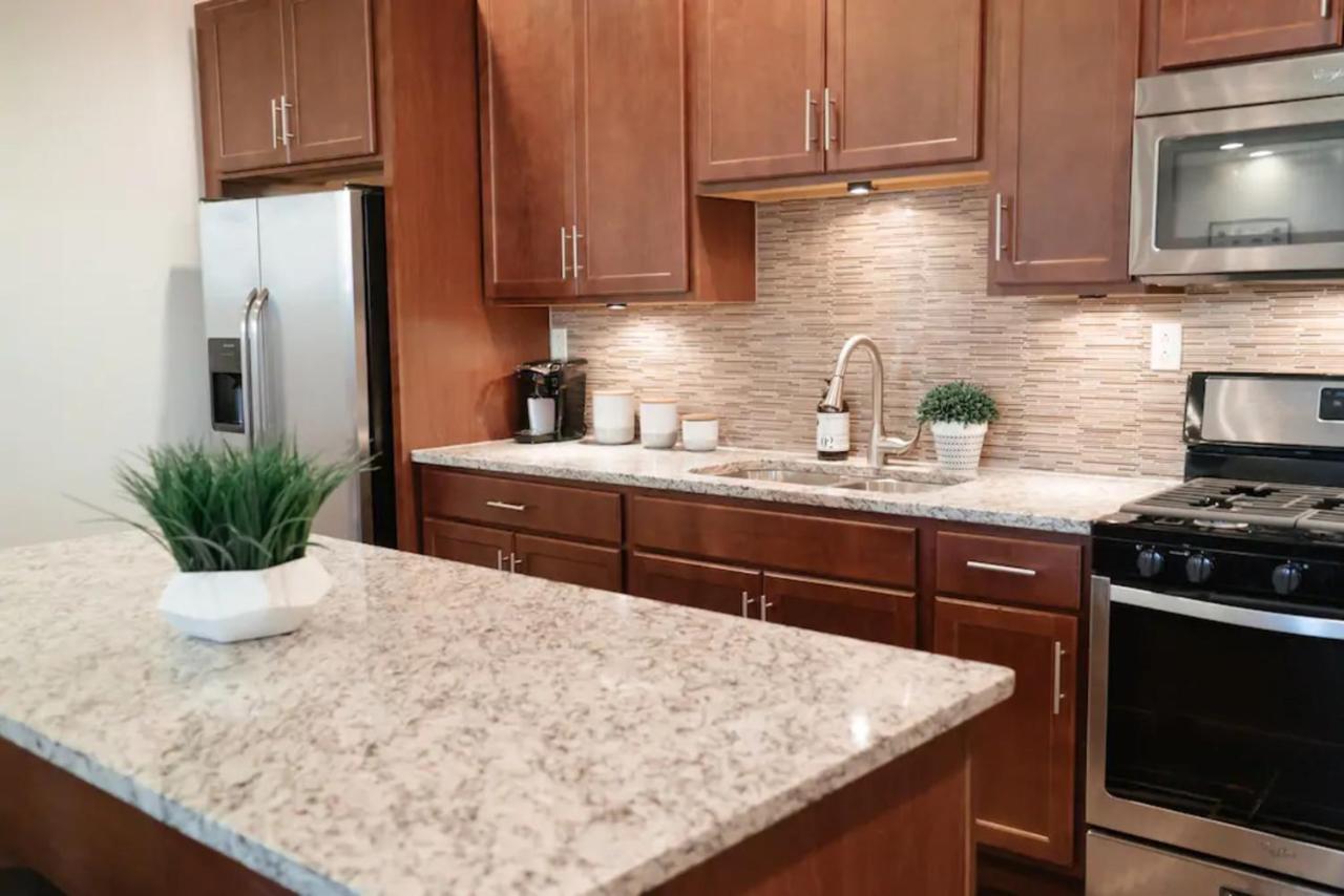 2Br Airy & Tidy Apt With Free Covered Parking - Central Modern 시카고 외부 사진