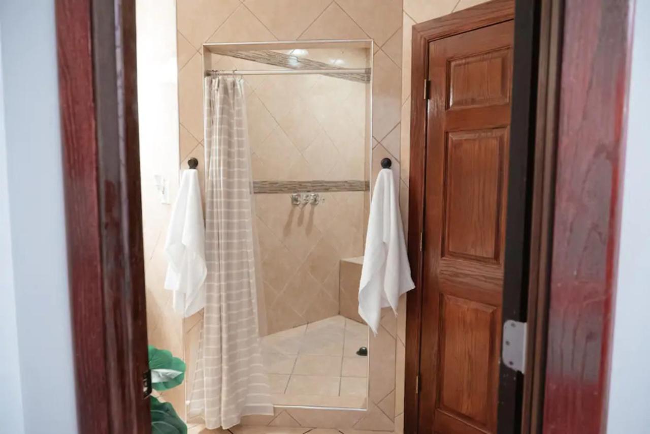 2Br Airy & Tidy Apt With Free Covered Parking - Central Modern 시카고 외부 사진
